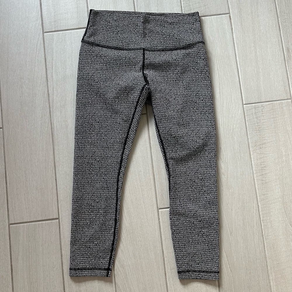 LULULEMON leggings. Houndstooth. Black and white! Size 10. Barely worn.